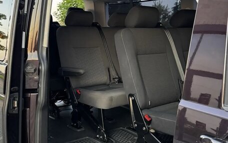Volkswagen Caravelle T6 рестайлинг, 2015 год, 2 720 000 рублей, 35 фотография