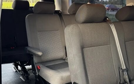 Volkswagen Caravelle T6 рестайлинг, 2015 год, 2 720 000 рублей, 28 фотография
