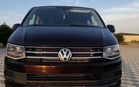 Volkswagen Caravelle T6 рестайлинг, 2015 год, 2 720 000 рублей, 23 фотография