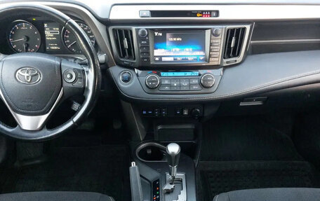 Toyota RAV4, 2019 год, 2 270 000 рублей, 6 фотография