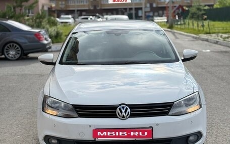 Volkswagen Jetta VI, 2013 год, 900 000 рублей, 2 фотография