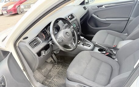 Volkswagen Jetta VI, 2013 год, 900 000 рублей, 13 фотография