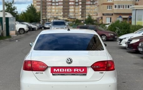 Volkswagen Jetta VI, 2013 год, 900 000 рублей, 5 фотография