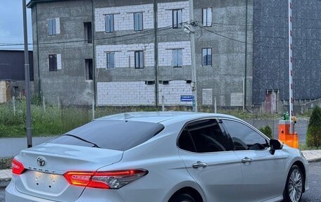 Toyota Camry, 2019 год, 2 200 000 рублей, 4 фотография