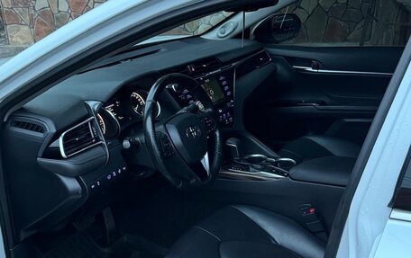 Toyota Camry, 2019 год, 2 200 000 рублей, 12 фотография