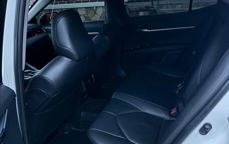 Toyota Camry, 2019 год, 2 200 000 рублей, 15 фотография