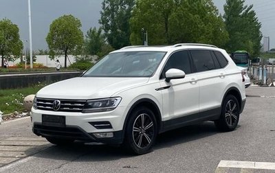 Volkswagen Tiguan II, 2021 год, 1 683 000 рублей, 1 фотография
