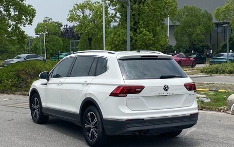Volkswagen Tiguan II, 2021 год, 1 683 000 рублей, 2 фотография