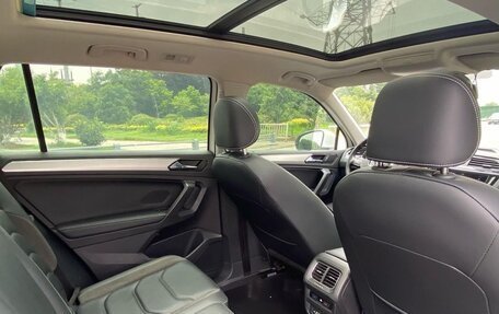 Volkswagen Tiguan II, 2021 год, 1 683 000 рублей, 9 фотография