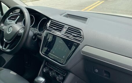 Volkswagen Tiguan II, 2021 год, 1 683 000 рублей, 7 фотография