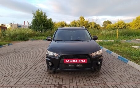 Mitsubishi Outlander III рестайлинг 3, 2010 год, 1 000 000 рублей, 6 фотография