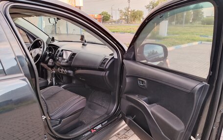 Mitsubishi Outlander III рестайлинг 3, 2010 год, 1 000 000 рублей, 11 фотография