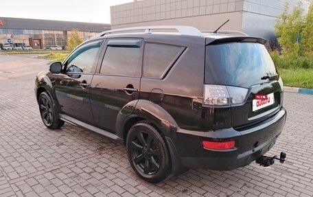 Mitsubishi Outlander III рестайлинг 3, 2010 год, 1 000 000 рублей, 8 фотография