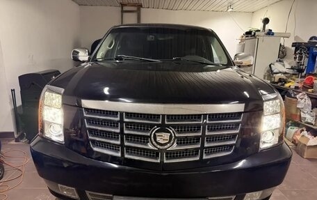 Cadillac Escalade III, 2010 год, 1 900 000 рублей, 2 фотография