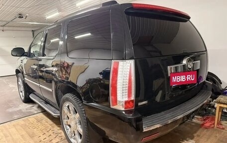 Cadillac Escalade III, 2010 год, 1 900 000 рублей, 8 фотография