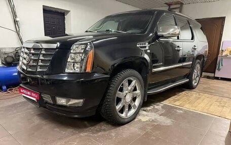 Cadillac Escalade III, 2010 год, 1 900 000 рублей, 6 фотография