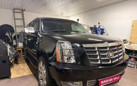 Cadillac Escalade III, 2010 год, 1 900 000 рублей, 5 фотография