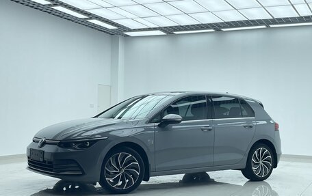 Volkswagen Golf VIII, 2022 год, 1 735 000 рублей, 3 фотография