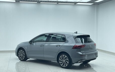 Volkswagen Golf VIII, 2022 год, 1 735 000 рублей, 11 фотография