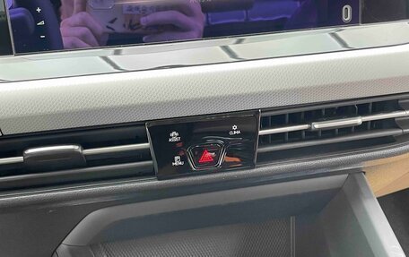 Volkswagen Golf VIII, 2022 год, 1 735 000 рублей, 23 фотография