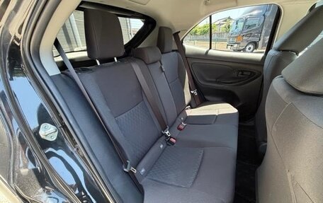 Toyota Yaris Cross, 2022 год, 1 605 000 рублей, 10 фотография