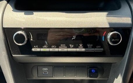 Toyota Yaris Cross, 2022 год, 1 605 000 рублей, 14 фотография