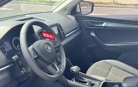 Skoda Karoq I, 2022 год, 1 660 000 рублей, 8 фотография