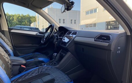 Volkswagen Tiguan II, 2019 год, 2 990 000 рублей, 13 фотография