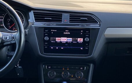 Volkswagen Tiguan II, 2019 год, 2 990 000 рублей, 18 фотография