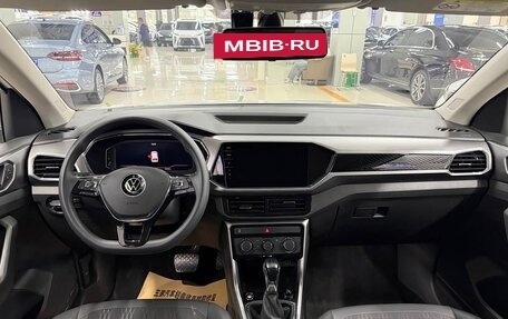 Volkswagen T-Cross I, 2023 год, 1 550 325 рублей, 8 фотография