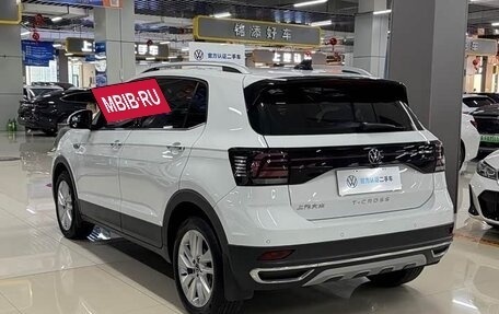 Volkswagen T-Cross I, 2023 год, 1 470 000 рублей, 6 фотография