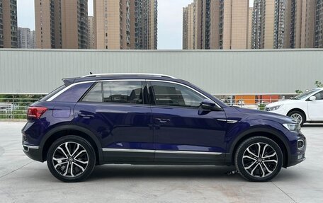 Volkswagen T-Roc I, 2023 год, 1 480 000 рублей, 6 фотография