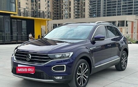 Volkswagen T-Roc I, 2023 год, 1 480 000 рублей, 3 фотография