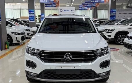 Volkswagen T-Roc I, 2022 год, 1 460 000 рублей, 2 фотография