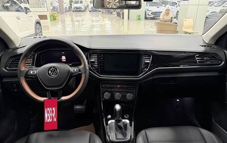 Volkswagen T-Roc I, 2022 год, 1 460 000 рублей, 7 фотография