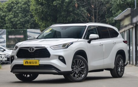 Toyota Highlander, 2026 год, 4 245 000 рублей, 3 фотография