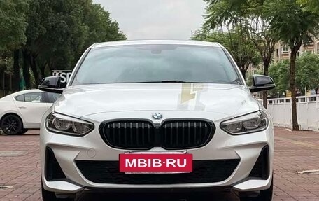 BMW 1 серия, 2023 год, 1 580 000 рублей, 2 фотография