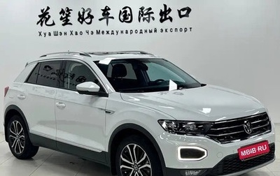 Volkswagen T-Roc I, 2023 год, 1 695 000 рублей, 1 фотография