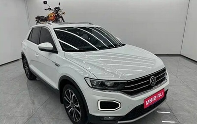 Volkswagen T-Roc I, 2022 год, 1 550 000 рублей, 1 фотография