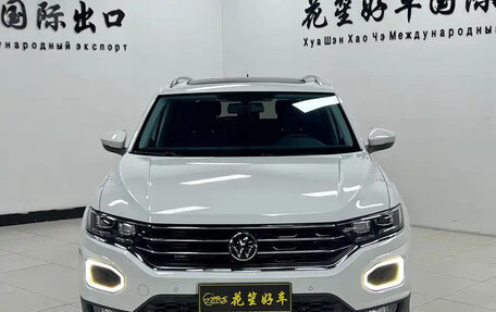 Volkswagen T-Roc I, 2023 год, 1 695 000 рублей, 2 фотография