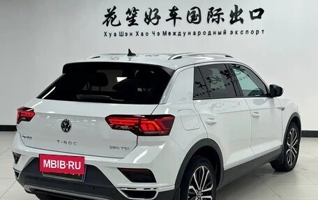 Volkswagen T-Roc I, 2023 год, 1 695 000 рублей, 5 фотография