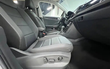Volkswagen T-Roc I, 2023 год, 1 695 000 рублей, 14 фотография