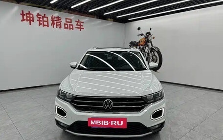 Volkswagen T-Roc I, 2022 год, 1 550 000 рублей, 2 фотография