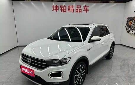 Volkswagen T-Roc I, 2022 год, 1 550 000 рублей, 3 фотография
