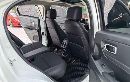 Honda Vezel, 2023 год, 1 830 008 рублей, 15 фотография