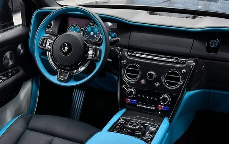 Rolls-Royce Cullinan, 2024 год, 44 900 000 рублей, 14 фотография