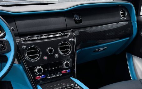 Rolls-Royce Cullinan, 2024 год, 44 900 000 рублей, 18 фотография