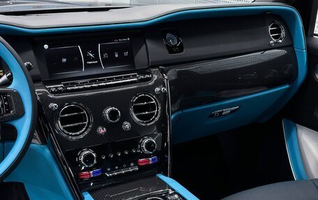 Rolls-Royce Cullinan, 2024 год, 44 900 000 рублей, 20 фотография