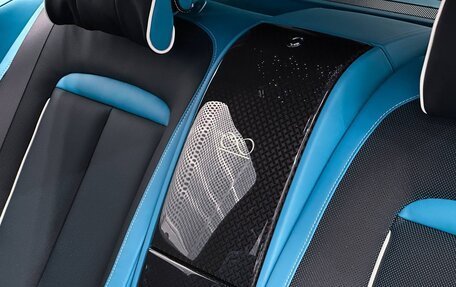 Rolls-Royce Cullinan, 2024 год, 44 900 000 рублей, 31 фотография