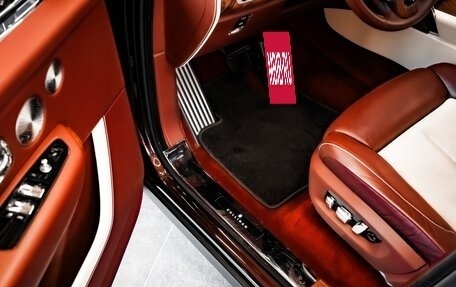Rolls-Royce Cullinan, 2020 год, 33 900 000 рублей, 17 фотография